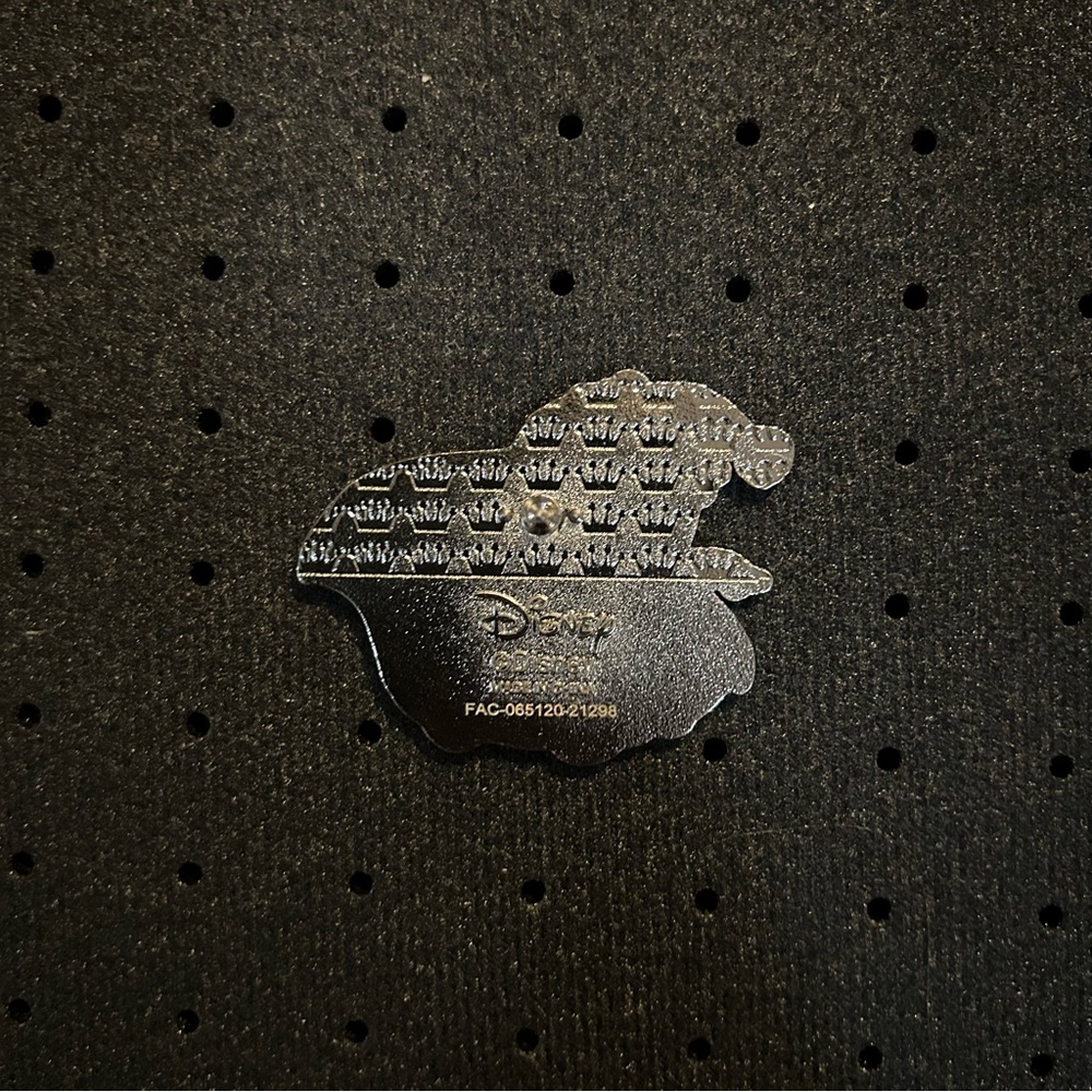 Dumbo Pin - Picture 3 of 4